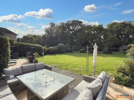 5 bedroom Detached house for sale in Abbotts Oak Drive, Coalville, LE67