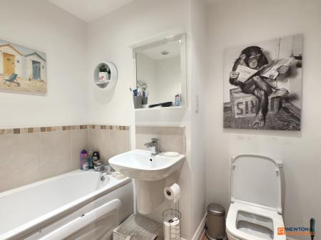 2 bedroom Terraced House for sale in Baron Close, Hugglescote, LE67