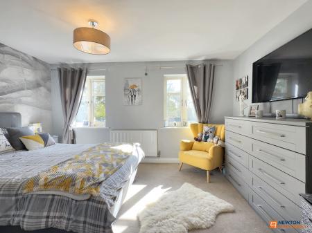 2 bedroom Terraced House for sale in Baron Close, Hugglescote, LE67