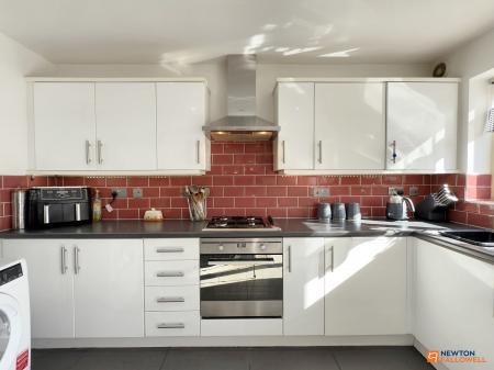 2 bedroom Terraced House for sale in Baron Close, Hugglescote, LE67