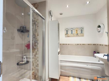 2 bedroom Terraced House for sale in Baron Close, Hugglescote, LE67