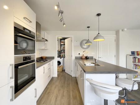 4 bedroom Detached house for sale in Bennett Close, Hugglescote, LE67