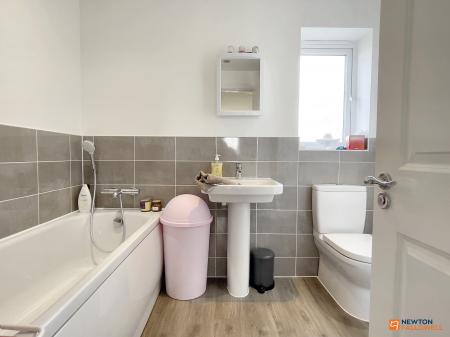 4 bedroom Detached house for sale in Bennett Close, Hugglescote, LE67