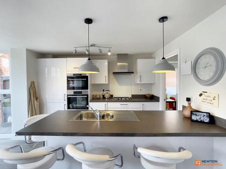 4 bedroom Detached house for sale in Bennett Close, Hugglescote, LE67