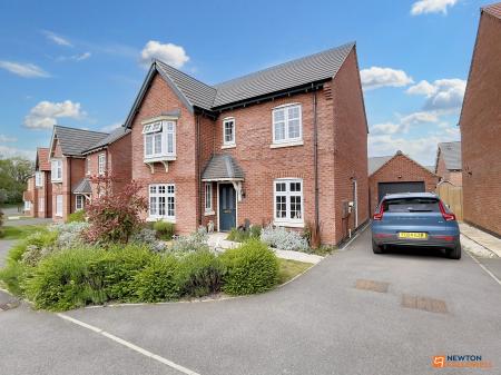 4 bedroom Detached house for sale in Bennett Close, Hugglescote, LE67