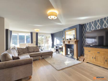 4 bedroom Detached house for sale in Chapel Street, Ibstock, LE67