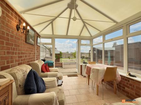 2 bedroom Bungalow for sale in Clover Place, Thringstone, LE67