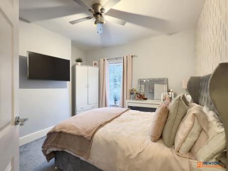 2 bedroom Terraced House for sale in Grange Road, Hugglescote, LE67