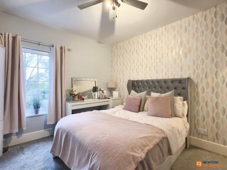 2 bedroom Terraced House for sale in Grange Road, Hugglescote, LE67