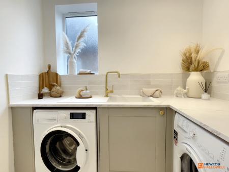 4 bedroom Detached house for sale in Greenhill Road, Coalville, LE67