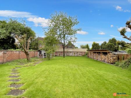 4 bedroom Detached house for sale in Greenhill Road, Coalville, LE67