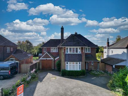 4 bedroom Detached house for sale in Greenhill Road, Coalville, LE67