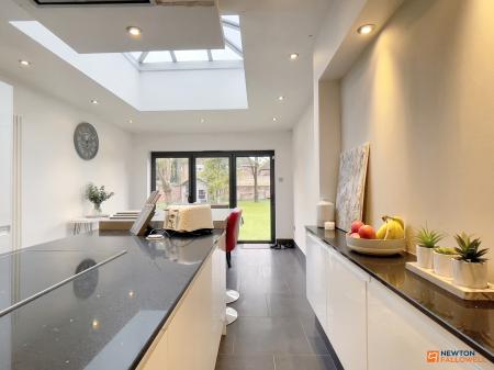 4 bedroom Detached house for sale in Greenhill Road, Coalville, LE67