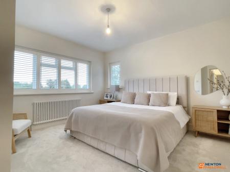 4 bedroom Detached house for sale in Greenhill Road, Coalville, LE67