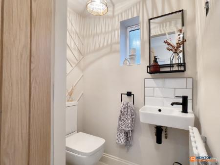 4 bedroom Detached house for sale in Greenhill Road, Coalville, LE67