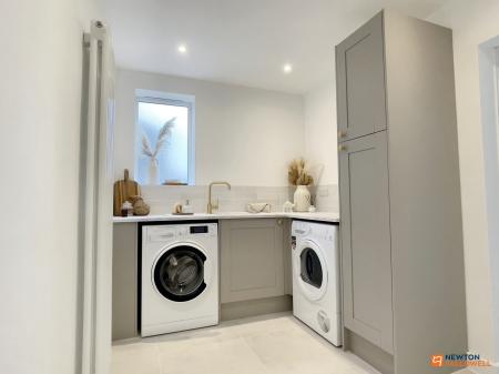 4 bedroom Detached house for sale in Greenhill Road, Coalville, LE67