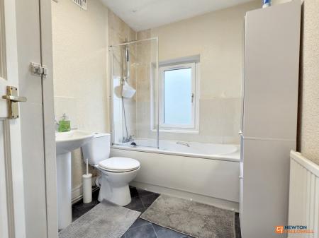 2 bedroom Terraced House for sale in Highfield Street, Coalville, LE67