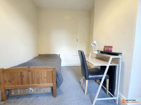 2 bedroom Terraced House for sale in Highfield Street, Coalville, LE67