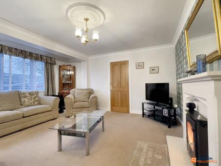 4 bedroom Detached house for sale in Oakham Drive, Coalville, LE67