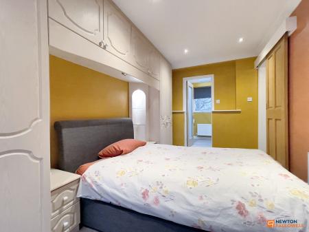 4 bedroom Detached house for sale in Oakham Drive, Coalville, LE67