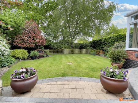 4 bedroom Detached house for sale in Oakham Drive, Coalville, LE67