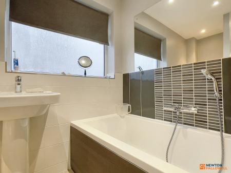 4 bedroom Detached house for sale in Oakham Drive, Coalville, LE67