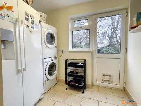 4 bedroom Detached house for sale in Oakham Drive, Coalville, LE67