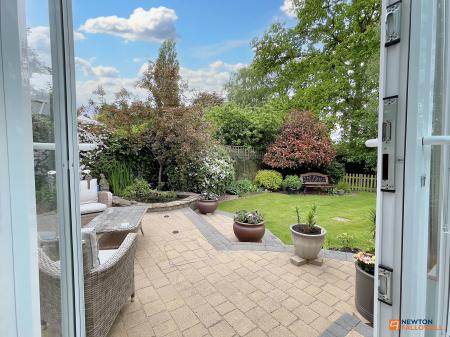 4 bedroom Detached house for sale in Oakham Drive, Coalville, LE67