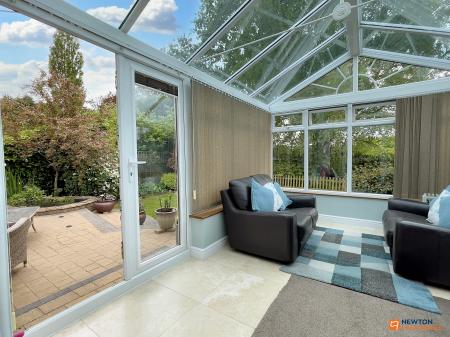 4 bedroom Detached house for sale in Oakham Drive, Coalville, LE67