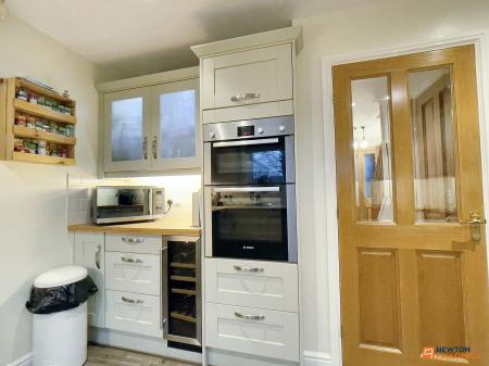 4 bedroom Detached house for sale in Oakham Drive, Coalville, LE67