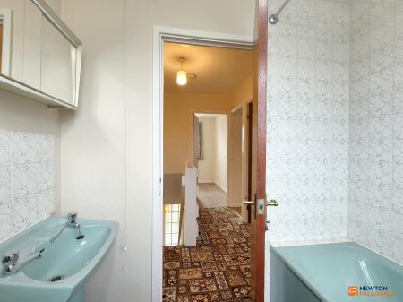 3 bedroom Semi-detached house for sale in Oxford Street, Coalville, LE67