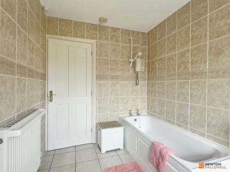 4 bedroom Detached house for sale in Station Road, Ibstock, LE67