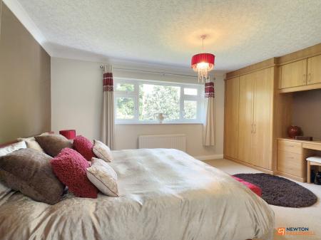 4 bedroom Detached house for sale in Station Road, Ibstock, LE67