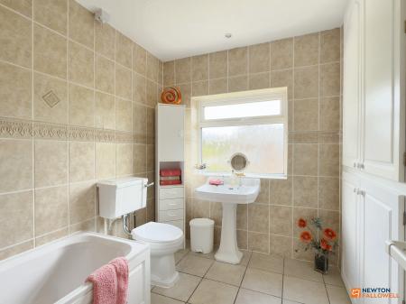 4 bedroom Detached house for sale in Station Road, Ibstock, LE67