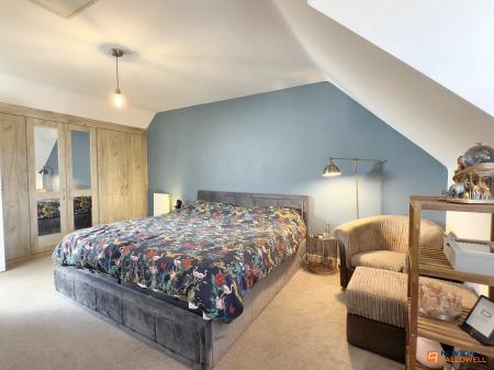 4 bedroom Semi-detached house for sale in Usbourne Way, Ibstock, LE67