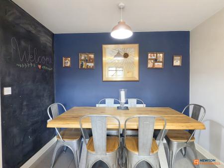 4 bedroom Semi-detached house for sale in Usbourne Way, Ibstock, LE67