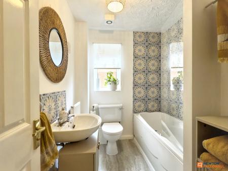 3 bedroom Detached house for sale in Battleflat Drive, Ellistown, LE67