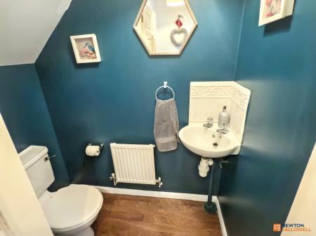 3 bedroom Detached house for sale in Battleflat Drive, Ellistown, LE67