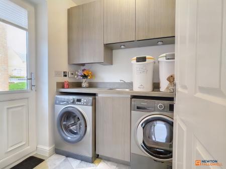 4 bedroom Detached house for sale in Nursery Close, Ravenstone, LE67