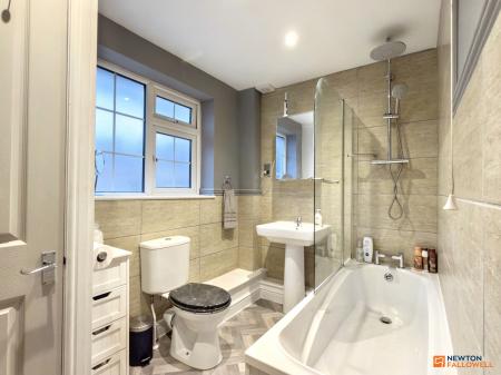 3 bedroom Detached house for sale in Hermitage Road, Whitwick, LE67