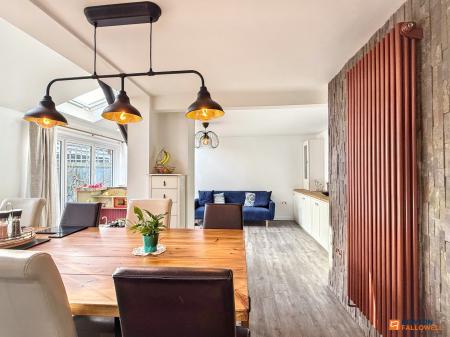 4 bedroom Detached house for sale in Buckingham Road, Coalville, LE67