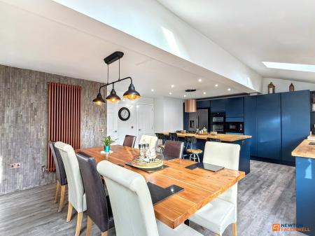 4 bedroom Detached house for sale in Buckingham Road, Coalville, LE67