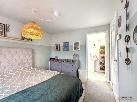 5 bedroom Detached house for sale in Cave Crescent, Coalville, LE67