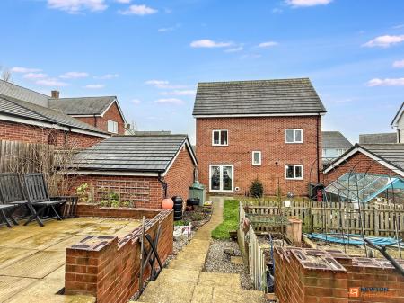 5 bedroom Detached house for sale in Cave Crescent, Coalville, LE67