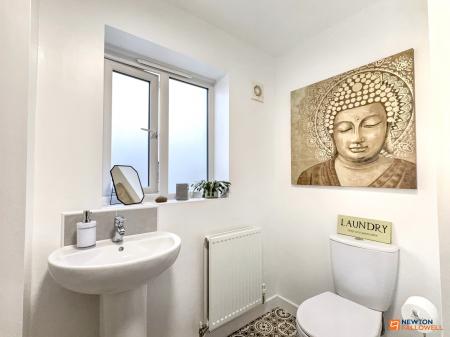 5 bedroom Detached house for sale in Cave Crescent, Coalville, LE67