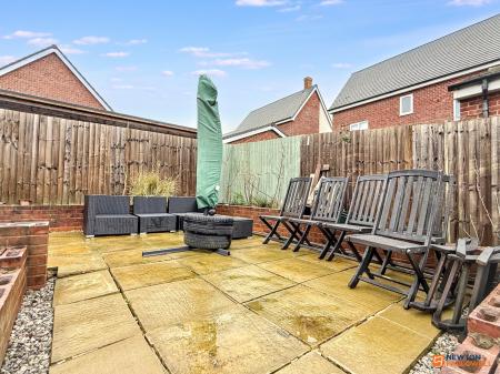 5 bedroom Detached house for sale in Cave Crescent, Coalville, LE67