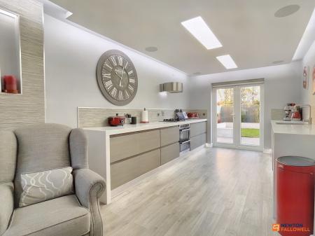 4 bedroom Detached house for sale in Long Lane, Coalville, LE67