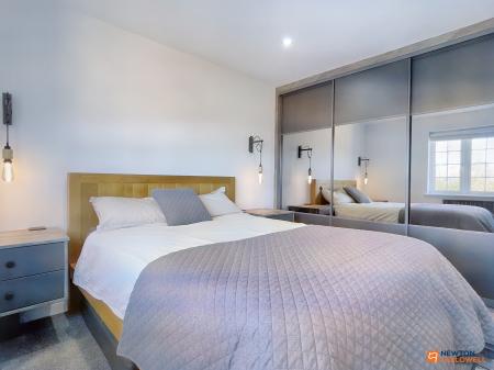 4 bedroom Detached house for sale in Long Lane, Coalville, LE67