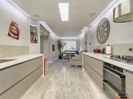 4 bedroom Detached house for sale in Long Lane, Coalville, LE67