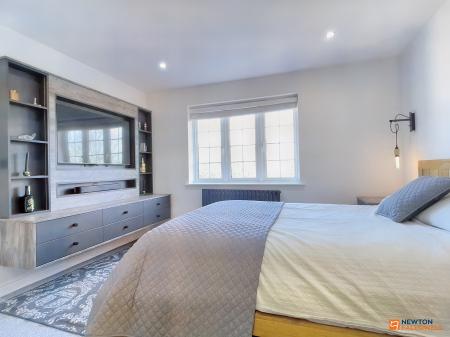 4 bedroom Detached house for sale in Long Lane, Coalville, LE67